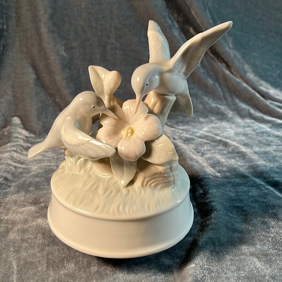 VTG Bird Music Box - Picture 1 of 5
